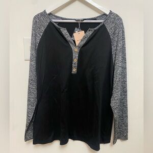BloomChic Black and Gray V-Neck Top